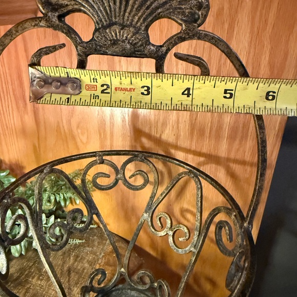 Vintage Iron Planter Basket with Shell And Scroll Motif , Medium, With Handles - Picture 9 of 9